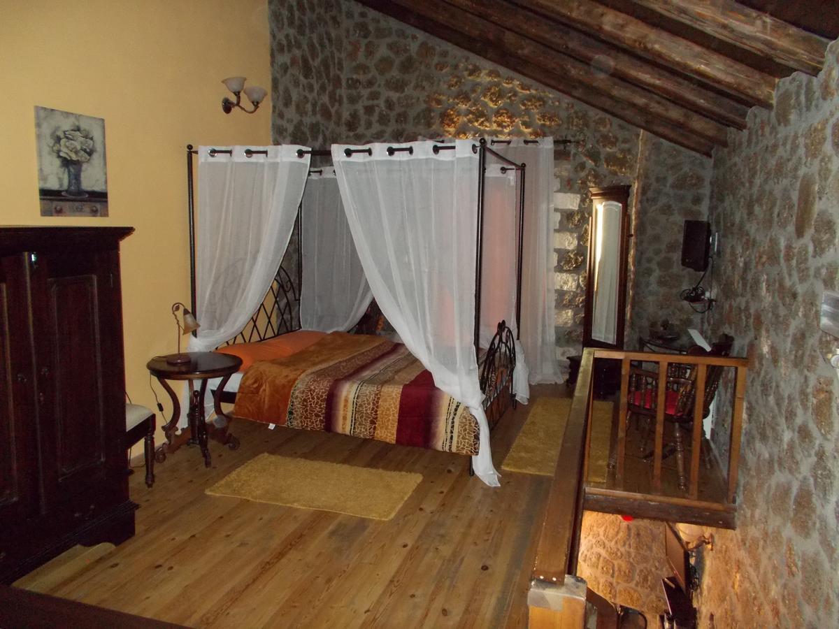 Theasis Suites-Ορεινή Φιλοξενία Kato Sinikia Trikalon Exterior foto