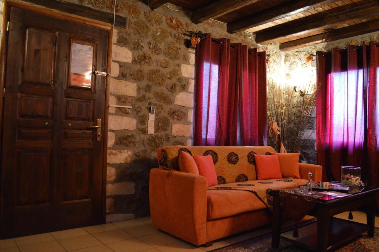 Theasis Suites-Ορεινή Φιλοξενία Kato Sinikia Trikalon Zimmer foto